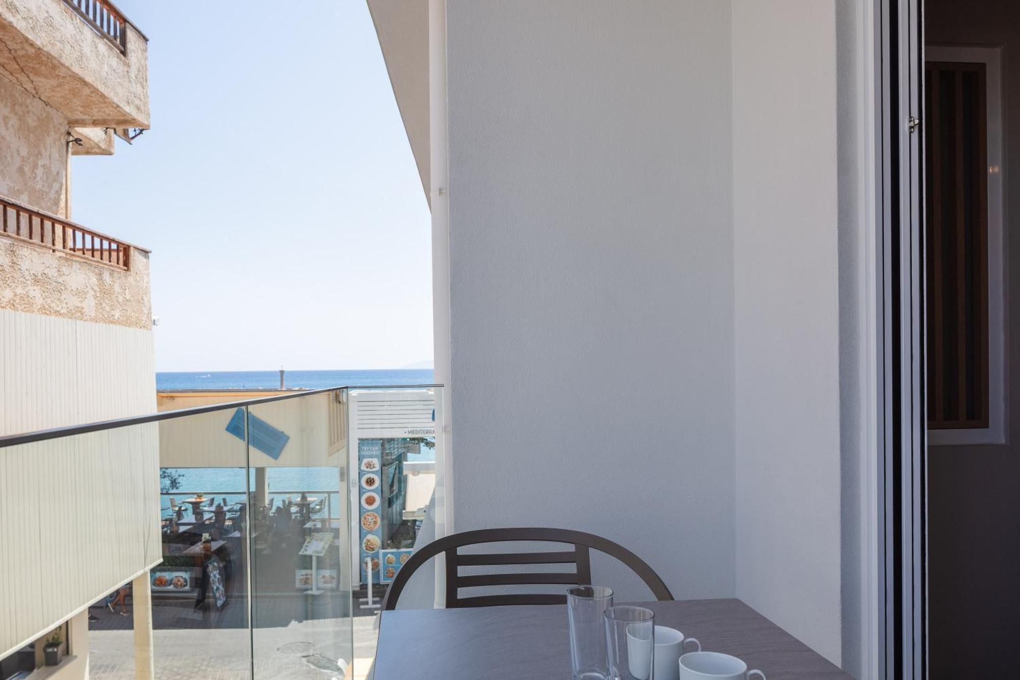 Skipper Beachfront Suites Hersonissos  Ngoại thất bức ảnh